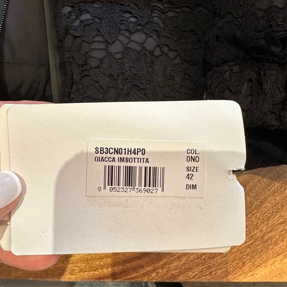 Brand new never worn Valentino down filled puffer jacket. - Picture 6 of 9